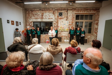 Klekljane čipke Rezke Kordež in Sekcije Lipa Ravne pri Društvu klekljaric Koroške  odprtje občasne razstave (25)